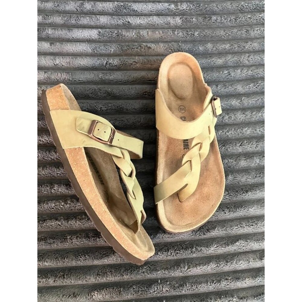 Cushionaire leather upper, insole tan women’s slide sandals size 9